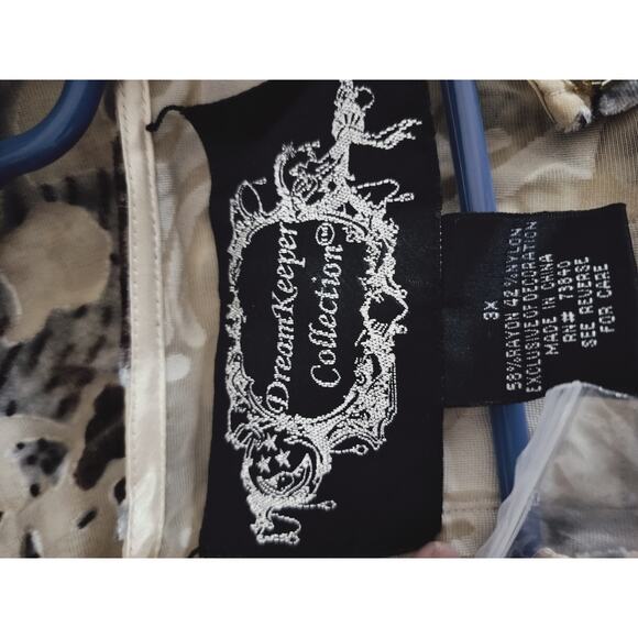 3554)Dream Keeper Collection Beige Velvet Embellished 3/4 Sleeve Blouse Plus 3X - Picture 9 of 10